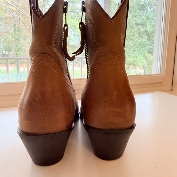 Ariat Boots Western Ankle Boots Tan Leather Back Zip Style 7.5B - Picture 7 of 12